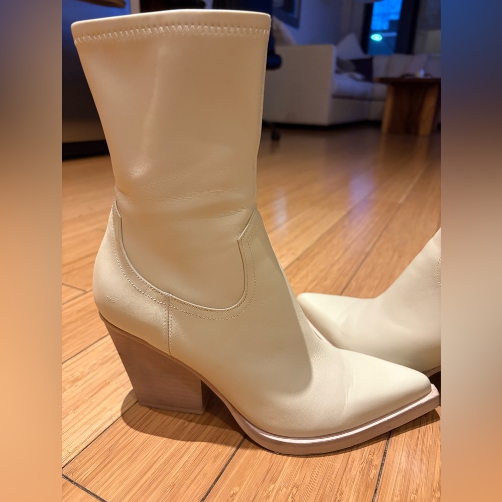 Dolce Vita Cream Heeled Boots - Picture 4 of 11